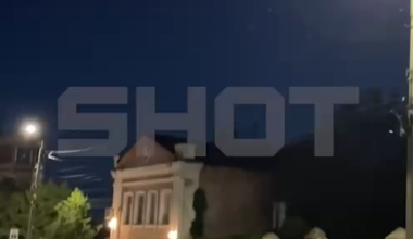 Panic in Yelets, Russia. The city is under UAV attacks again. Possibly the 'Energia' military plant which was targeted recently is subject to more attacks tonight