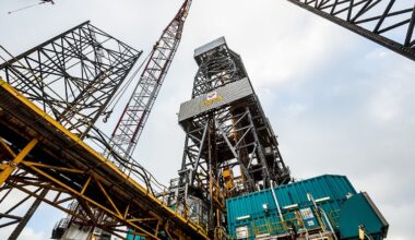Hungary's MOL and MVM join forces to ship Azeri oil to central Europe