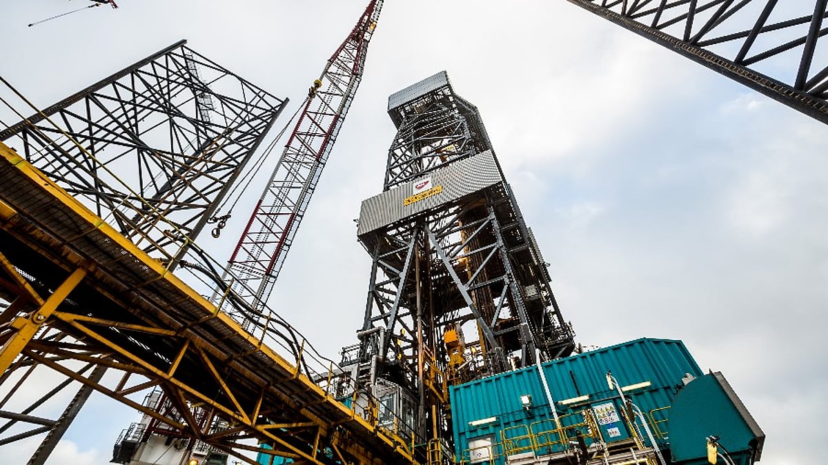 Hungary's MOL and MVM join forces to ship Azeri oil to central Europe