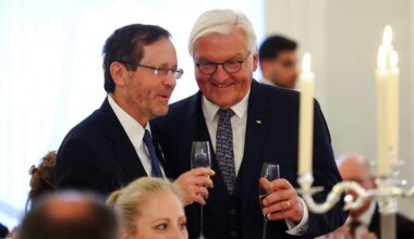 Auf die Freundschaft! 60 Jahre Diplomatie zwischen Deutschland und Israel | Politik