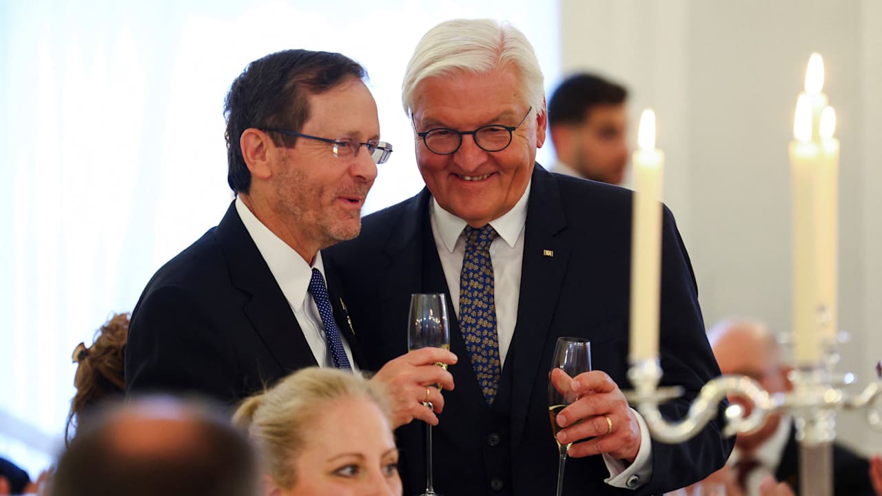Auf die Freundschaft! 60 Jahre Diplomatie zwischen Deutschland und Israel | Politik