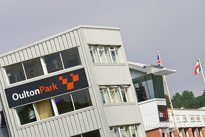 Oulton park pit and media building
