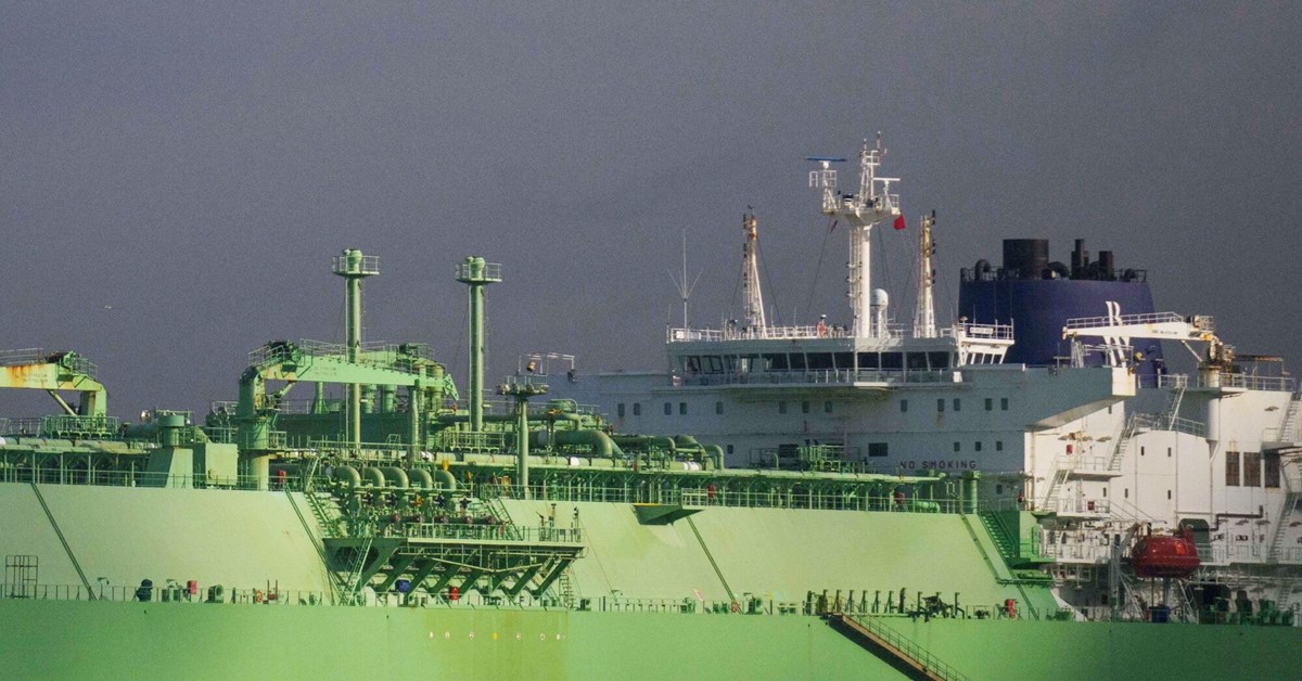 Australia Lets Biggest LNG Plant Run to 2070 in Climate Blow