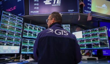 Stocks Rise on Trump’s Tariff Delay; Dollar Wavers: Markets