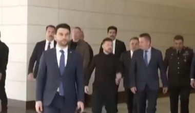 Zelenskyy sends a message to Putin: “I’m here”