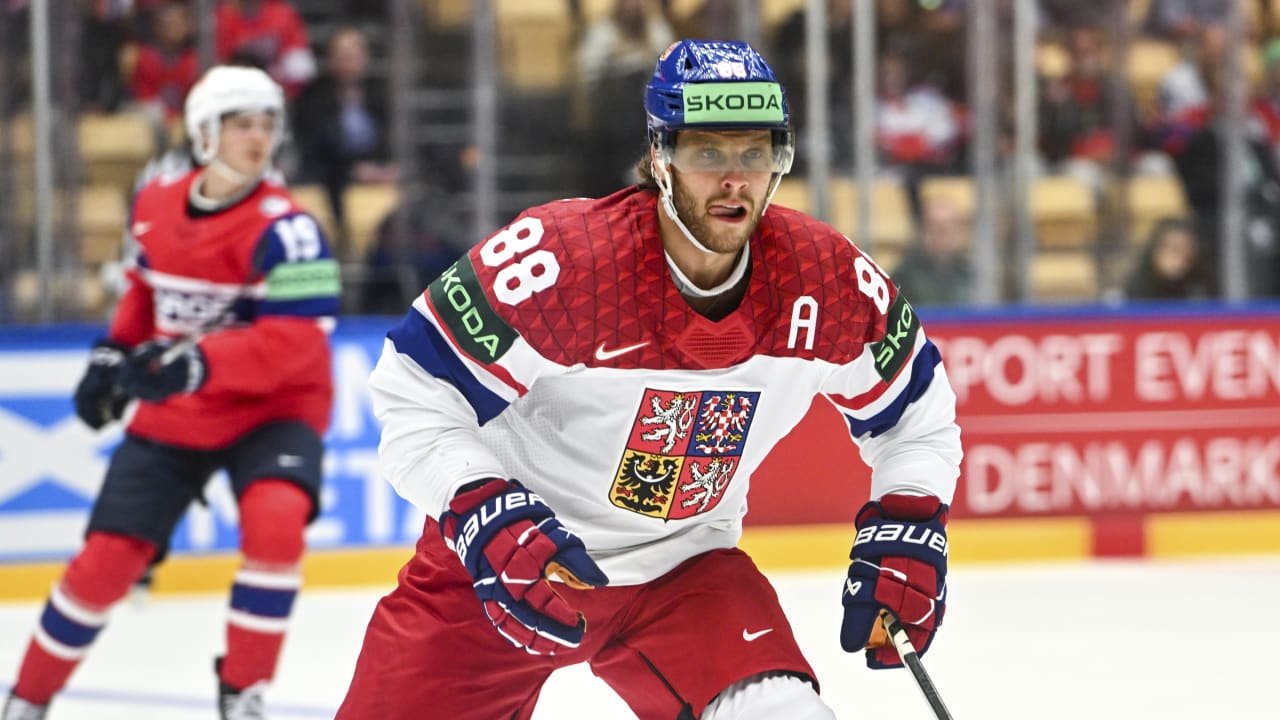 Pastrnak helping Czechia 'build something' during World Championship