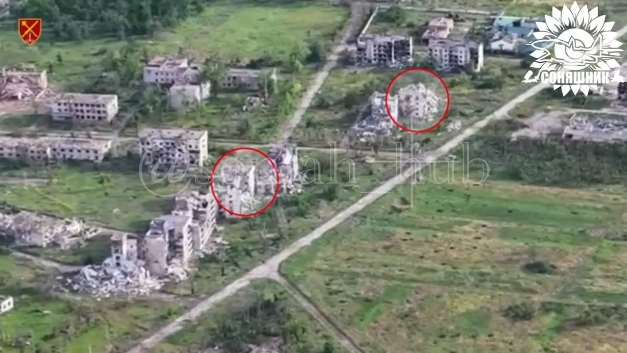 Drone footage of an attack of a MiG-29 dropping French AASM Hammer guided bombs on positions of Russian UAV operators in southern Ukraine.