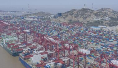 After pause, China-US container bookings soar 277%