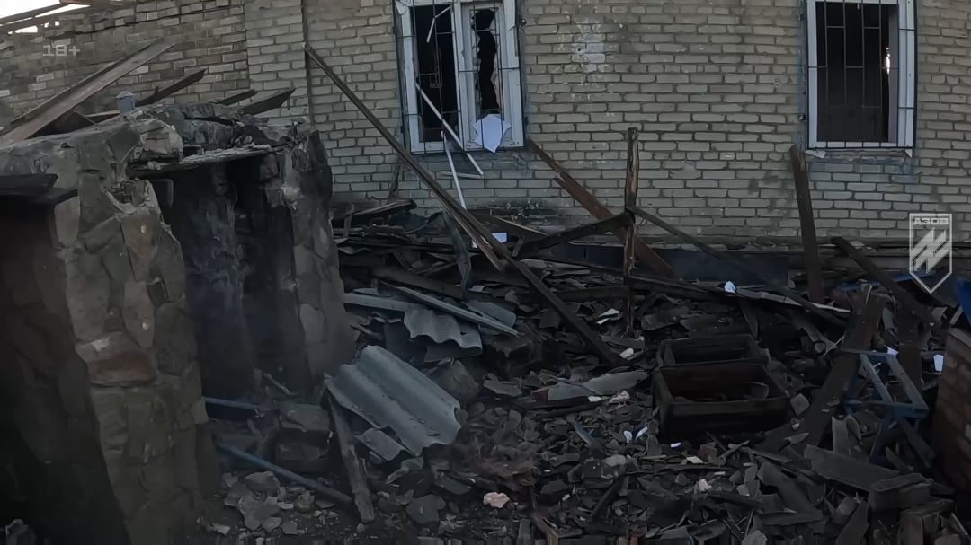Underrated and very well edited video from Azov showing the capture and interrogation of 3 Russian invaders