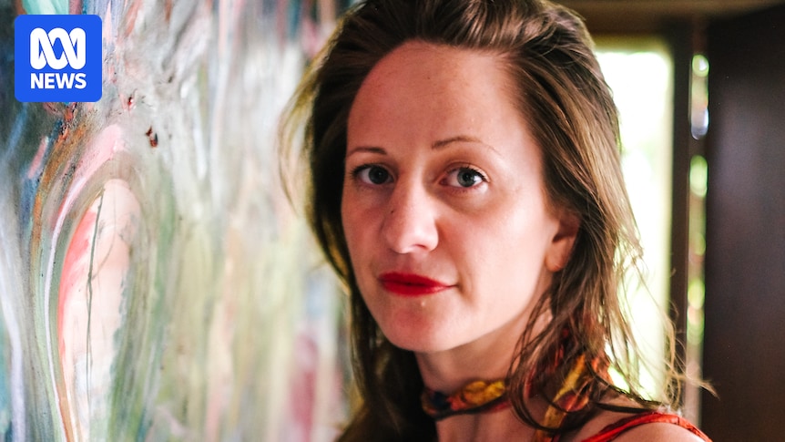 Australian artist Nara Walker was imprisoned in Iceland — now she's painting to process her trauma