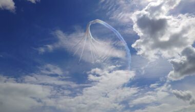 Red Arrows splitting up over Brize Norton