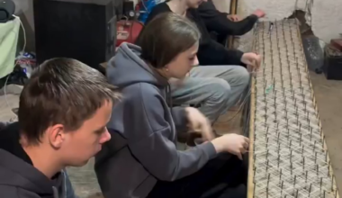 That's what teenagers are doing in Ukraine to help the army.