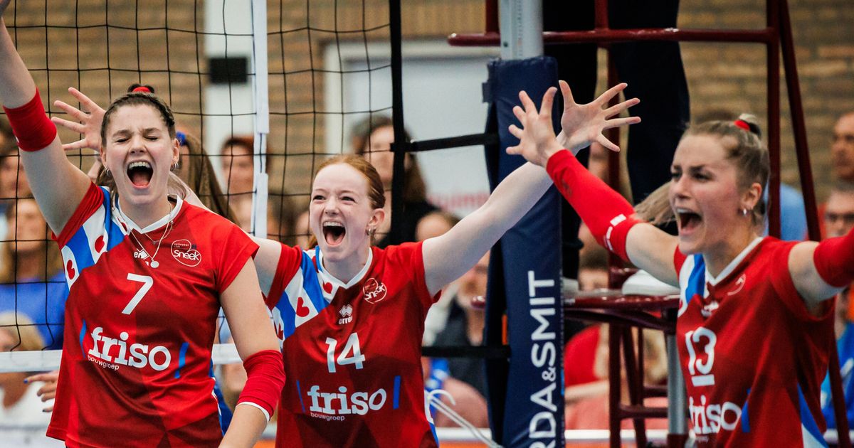 Volleybalsters Friso Sneek voor derde keer op rij kampioen van Nederland