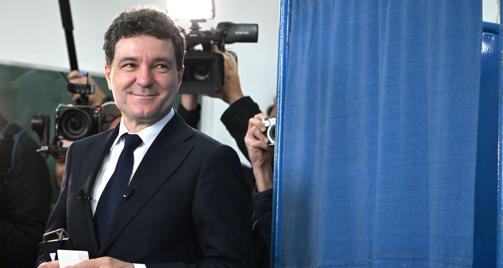 Présidentielle en Roumanie : le candidat pro-européen devancerait son rival d’extrême droite