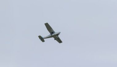 Near mid-air crash between planes sparks calls for change