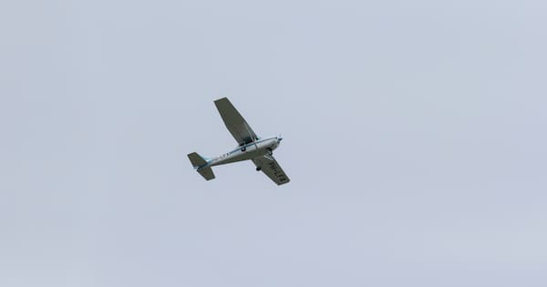 Near mid-air crash between planes sparks calls for change