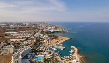 cover Cyprus Business Now: Hellenic Bank, Eurobank, Inflation, Oev, Rodon Hotel