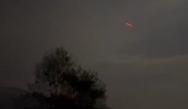 Pakistan violates ceasefire by launching drone attacks all along the LoC and IB. Footage of Indian AD systems engaging drones over Srinagar, Kashmir, India