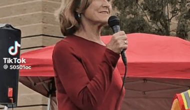 This is the difference between standing up for your country and kneeling for your cult leader.