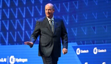 US shale to plateau if oil prices stay in current range, ConocoPhillips CEO says