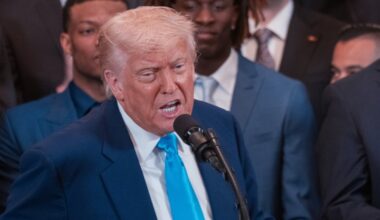 Trumpas sako, kad nebesiekia susitarimo dėl muitų su ES | Verslas