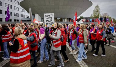 Bedrijven zijn hoge loonkosten beu en weigeren toe te geven aan cao-tafels