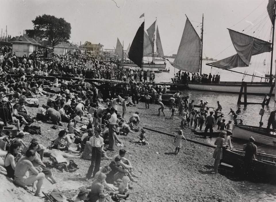 Holiday Crowds at Southend, 1945. Photo Shows: Crowds of holidaymakers on the beach at Southend-On-Sea, during the August holiday. Planet News. (Photo by Daily Herald Archive/National Science & Media Museum/SSPL via Getty Images)