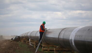 EU seeks to cut remaining Russian gas ties, but legal options limited