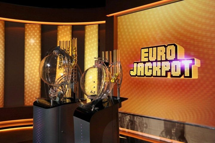Srečnež iz Slovenije na Eurojackpotu zadel kar 37 milijonov evrov - N1 Slovenija