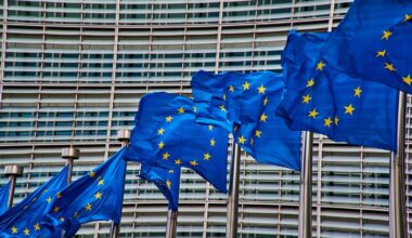 Comisia Europeană cere României să nu mai intervină în formarea prețurilor pentru gazele naturale