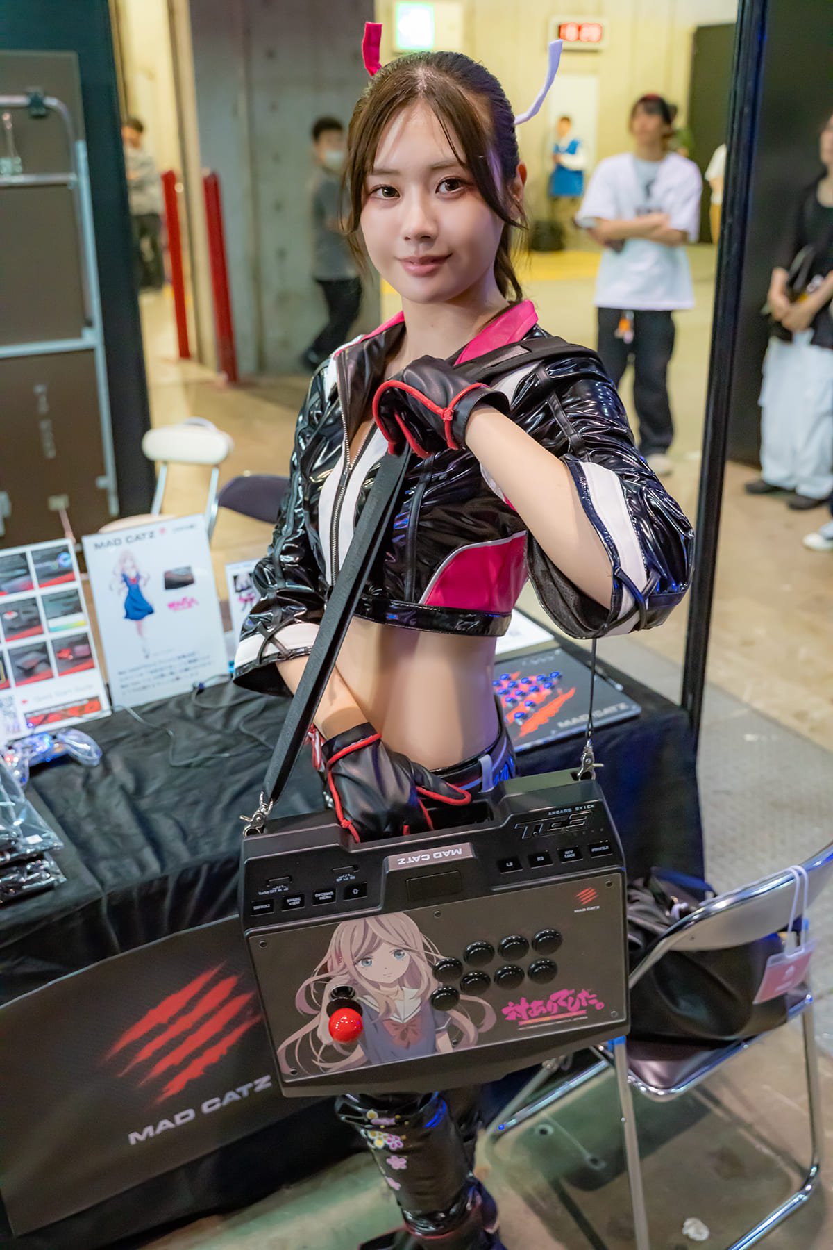 Reika carrying the T.E.3