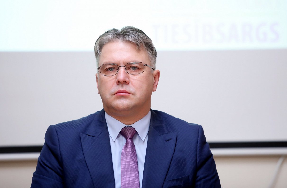 Saeima Speaker asks Ombudsman to consider his position / Article