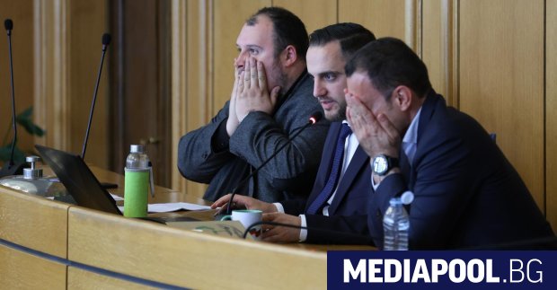 "Това не е бюджет, с който съм съгласен". Общинският съвет прекрои със скандали бюджета на Васил Терзиев