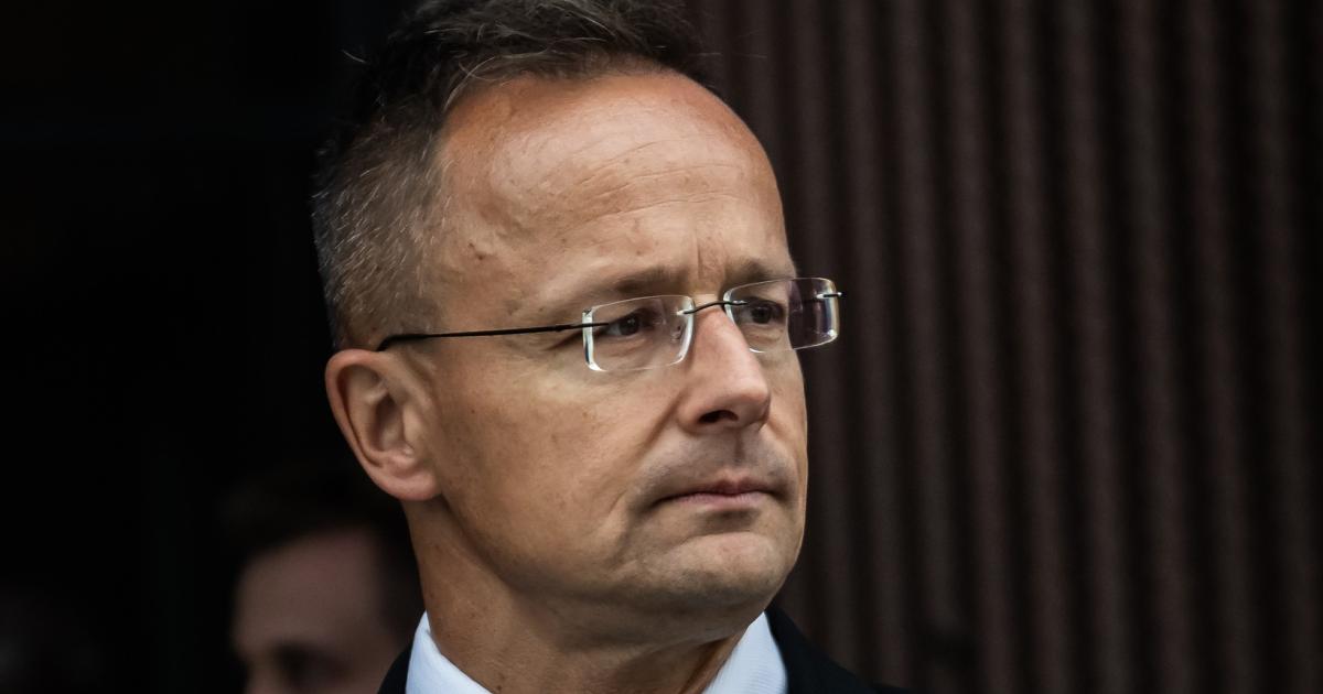 Szijjártó Péter bejelentette, hogy Magyarország kiutasított két, diplomáciai fedésben dolgozó ukrán kémet