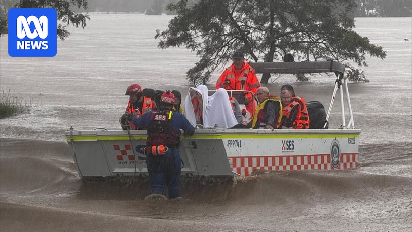 SES says weather could hamper massive rescue operation during record NSW floods