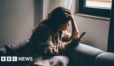 Urgent mental health centres to open across England