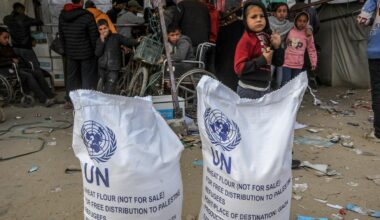 Nahost-Liveblog: ++ Vier Tote bei Sturm auf UN-Lagerhaus ++