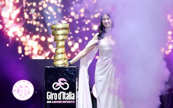 Giro d’Italia 2025, oggi la quinta tappa da Ceglie Messapica a Matera: percorso, orari e favoriti