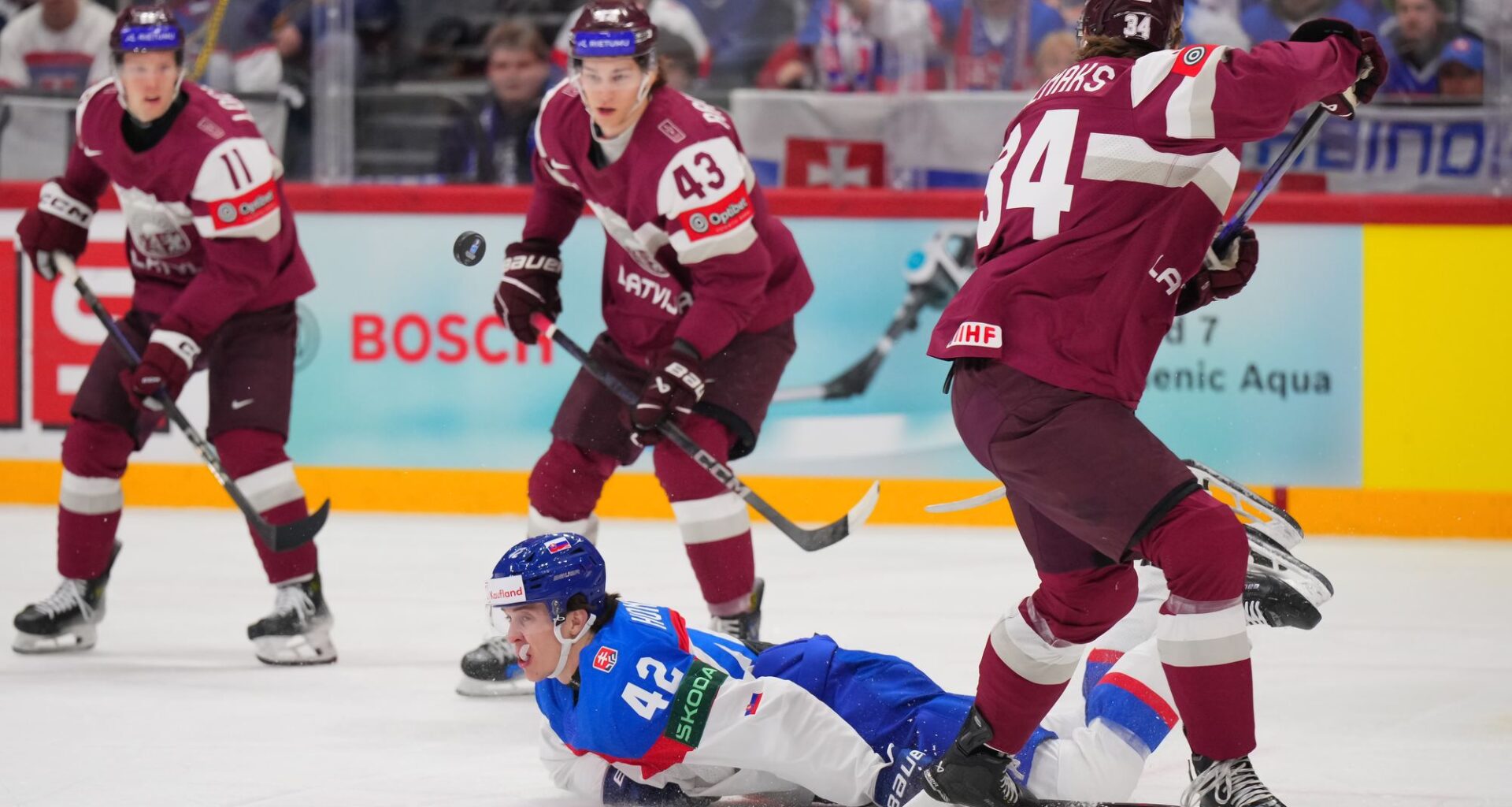 IIHF - Latvia shocks Slovakia