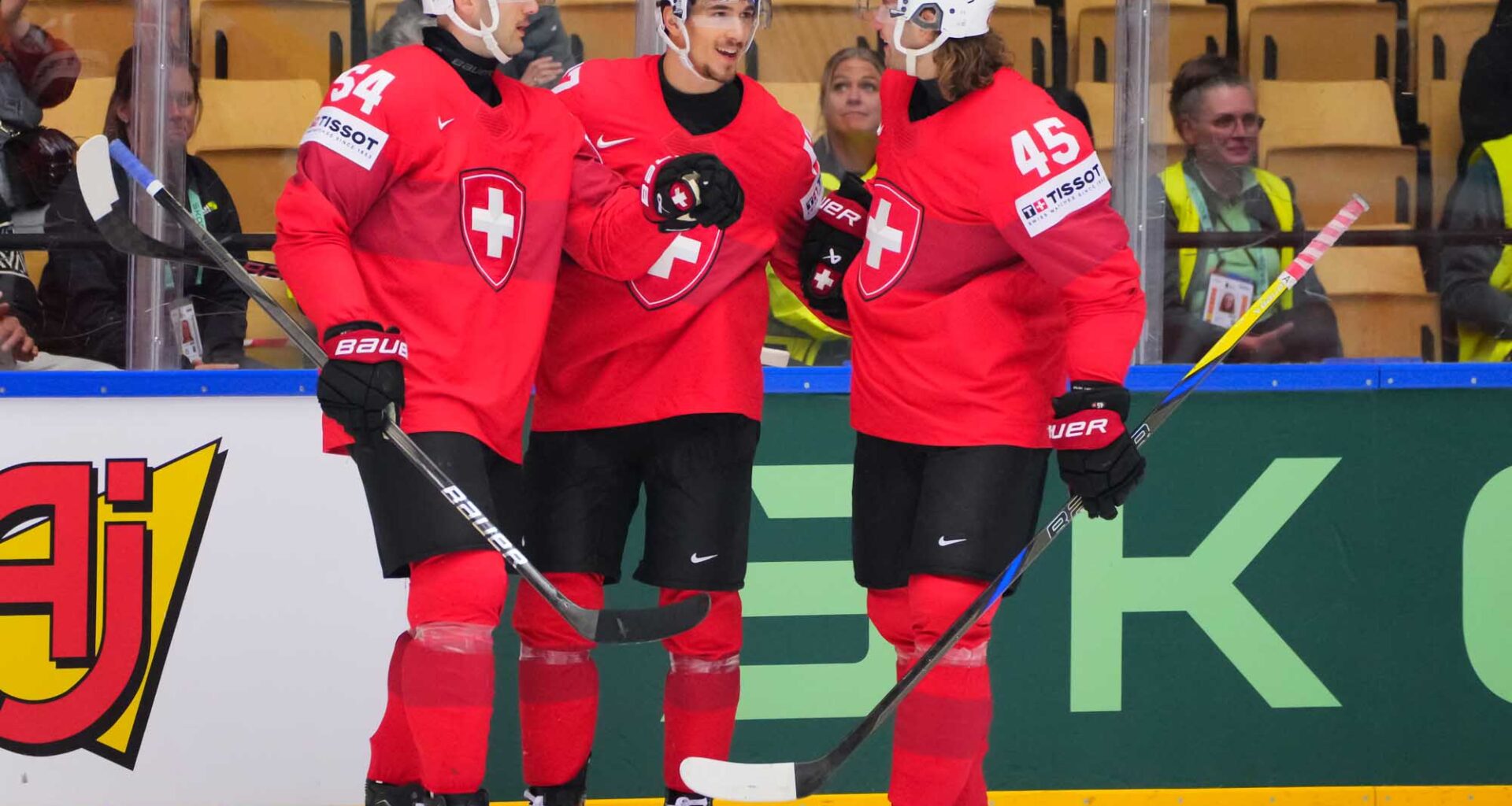 Swiss dominate Austria to move on