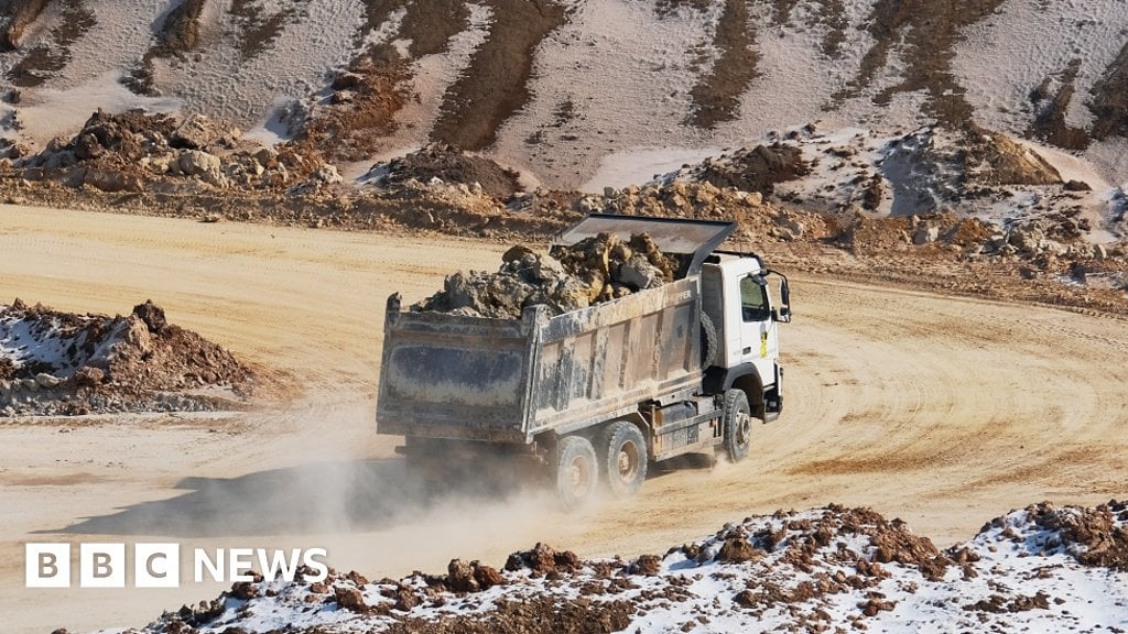 US and Ukraine sign long-awaited natural resources deal