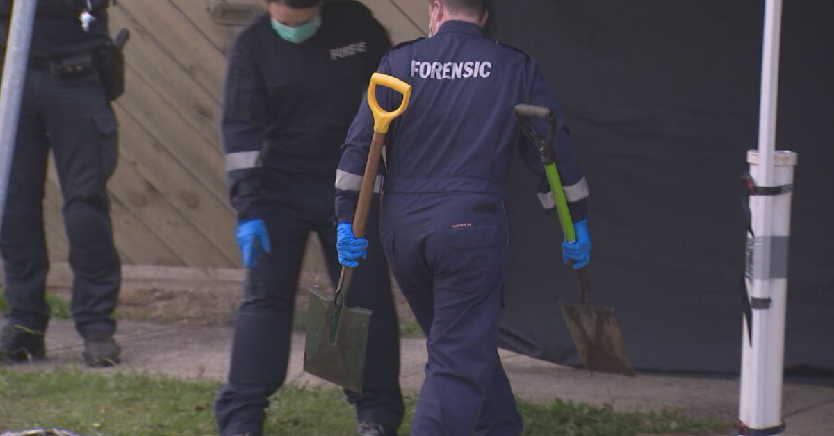 Man charged with murder after unidentified body found in Victoria