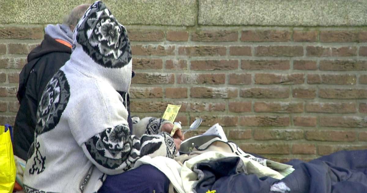 Leiden stopt met geven van bekeuringen aan daklozen, omdat 'het niet helpt': 'Is boete voor bestaan'