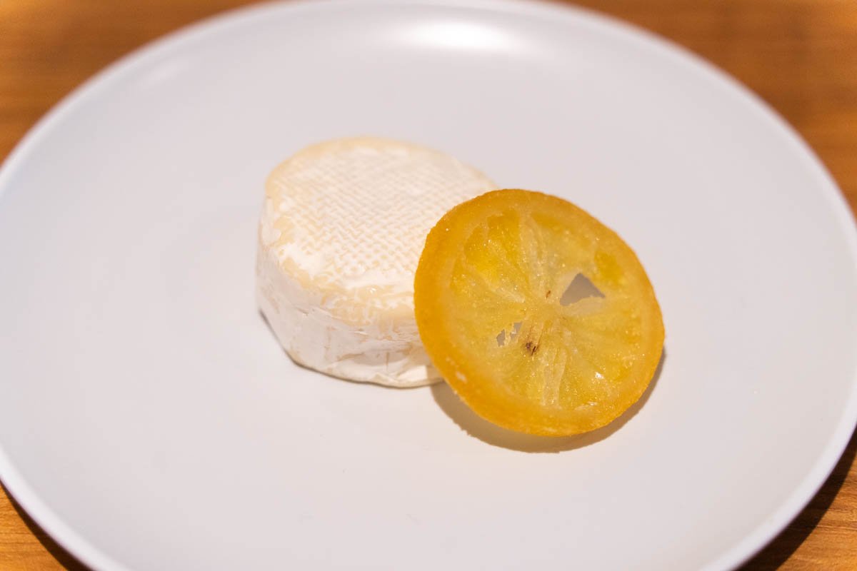 MINI BRIE with dried lemon