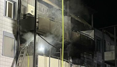 Brand in einem Mehrfamilienhaus in Flamatt