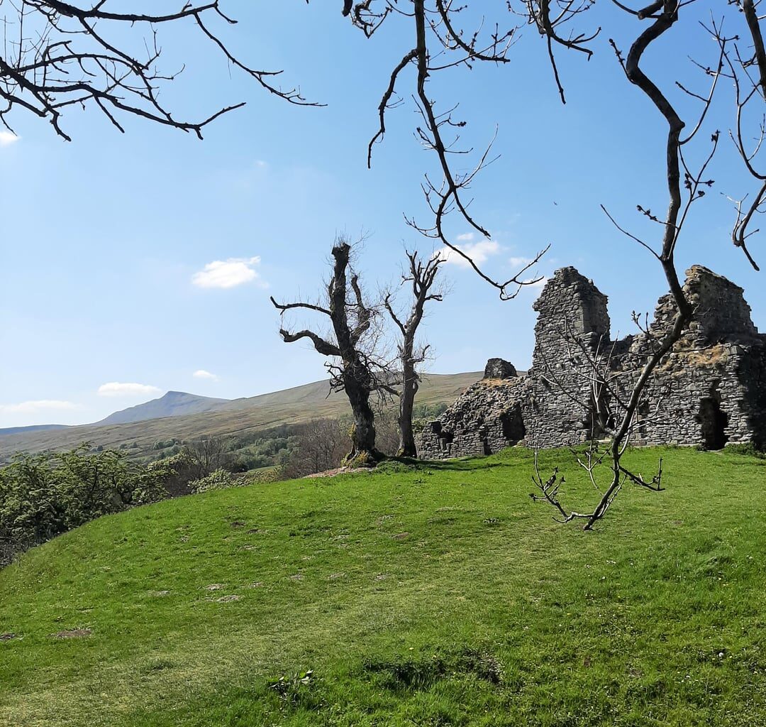 Pendragon & Lammerside Castles - Mallerstang, Cumbria