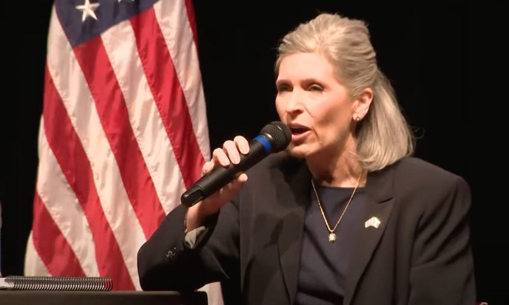 ‘We’re All Going to Die’: Town Hall Erupts at Joni Ernst’s Cold Response to Medicaid Cuts