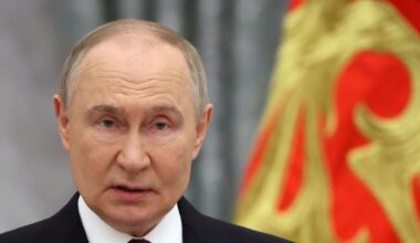Vladimir Putin's Russian forces 'poised to launch major new Ukraine offensive'