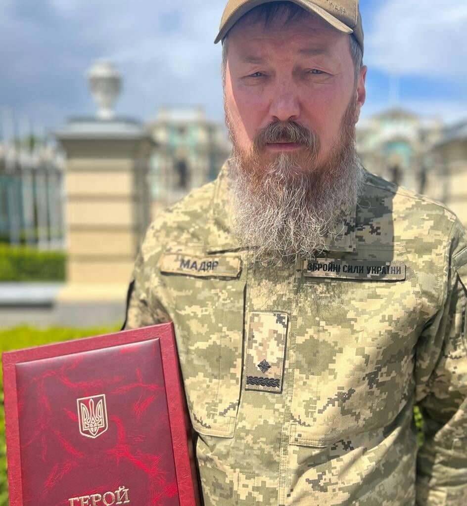 Legendary Ukrainian commander Robert Brovdi (callsign “Madyar”) dedicated his Hero of Ukraine medal to his team and his wife. Max 2025