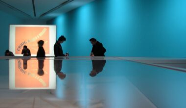 Ausstellung "Die Europa-Caricade" in der Rostocker Rathaushalle | NDR.de